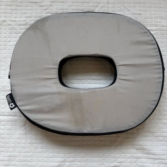 5 STARS UNITED Donut Chair Cushion NWOT - Picture 2 of 3